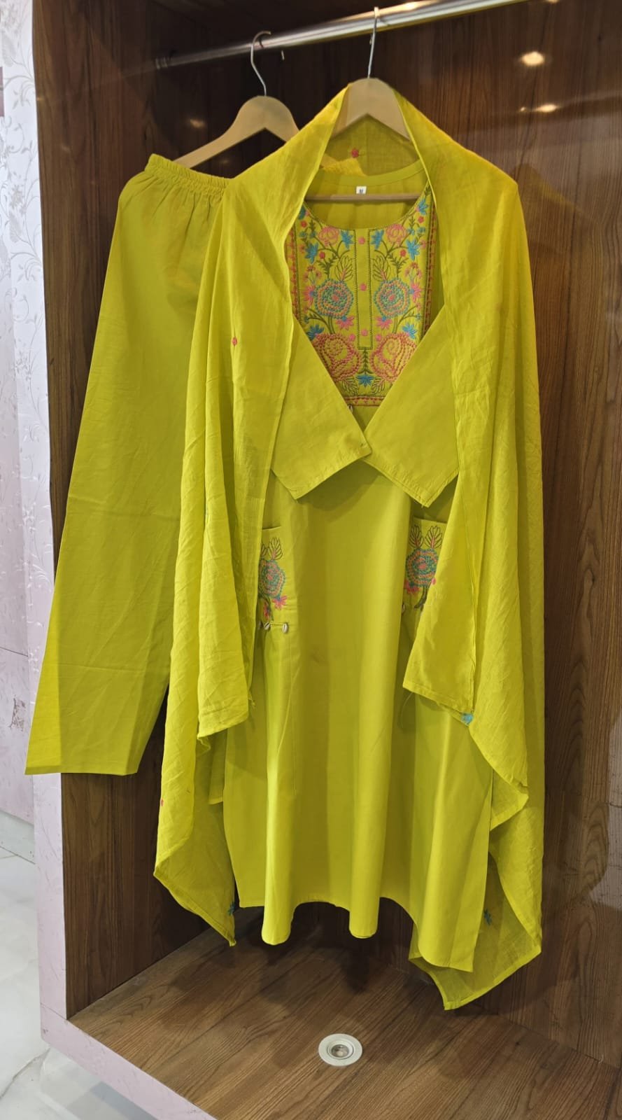 Cotton Kurti Pandit and Malmal Dupatta